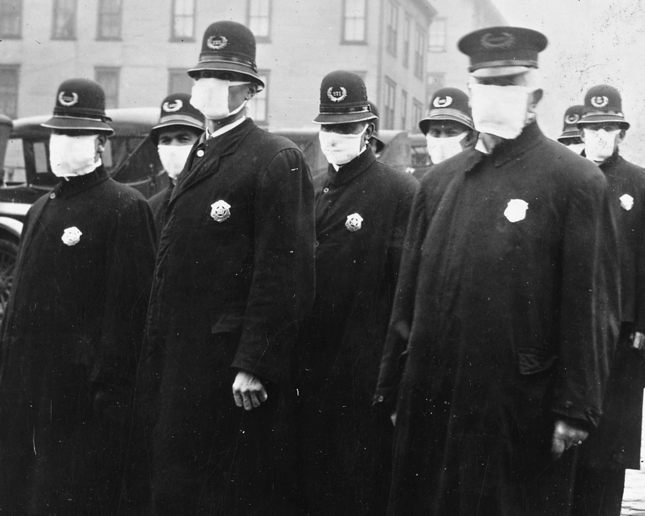 1280px Spanish flu in 1918 Police officers in masks Seattle Police Department detail from 165 WW 269B 25 police